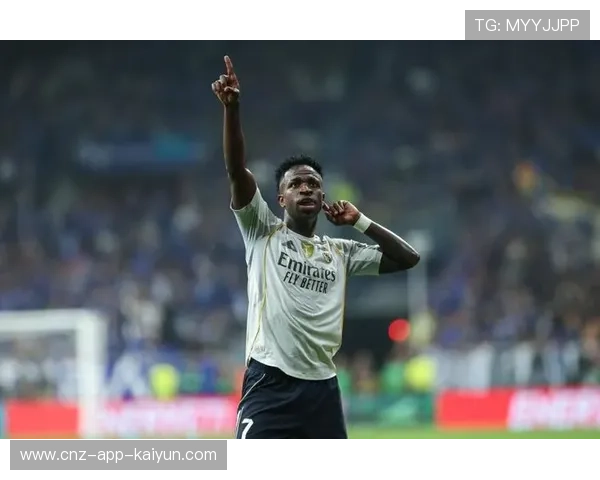 皇马维尼修斯边线下底回传收获回报