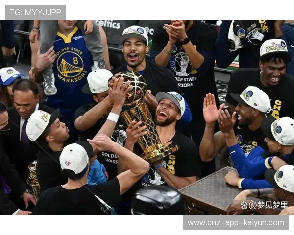 库里终场前再中三分，勇士在客场拿到重要胜利